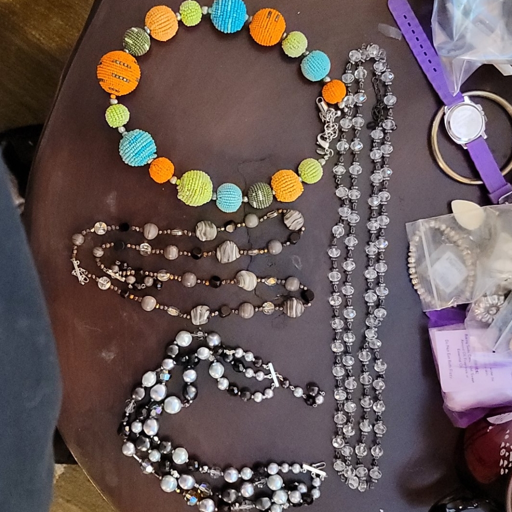 Vintage necklace  lot